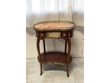 サイドテーブル