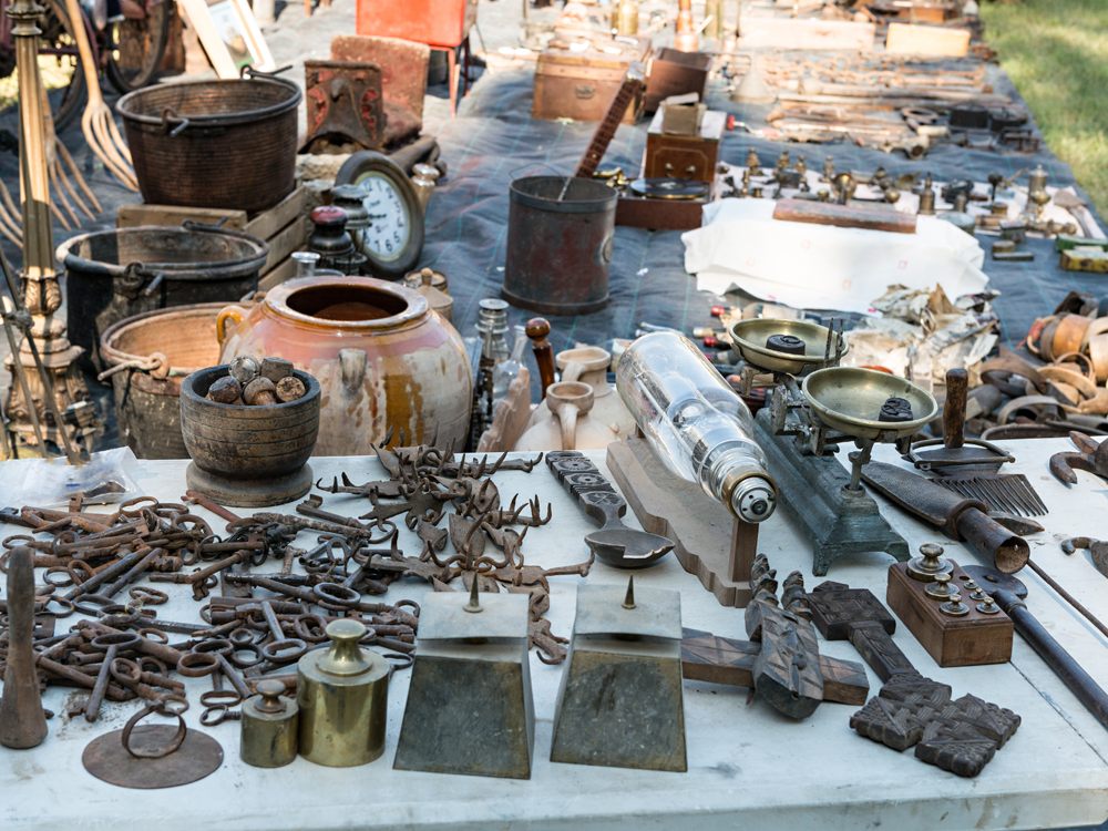 骨董市とは